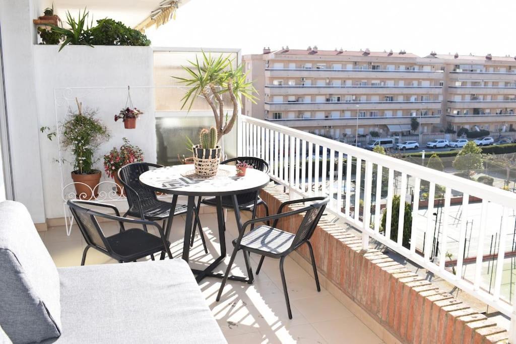Alegre Apto Con Piscina, A 300M De La Playa. Blanes Eksteriør billede